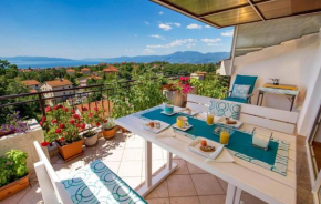 Cozy Apartment In Rijeka With House Sea View